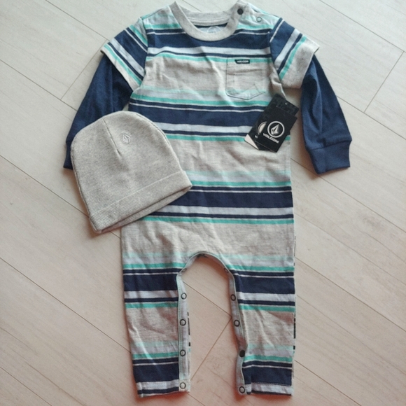VOLCOM Baby NEW Coverall Jumper & Beanie - Picture 1 of 9